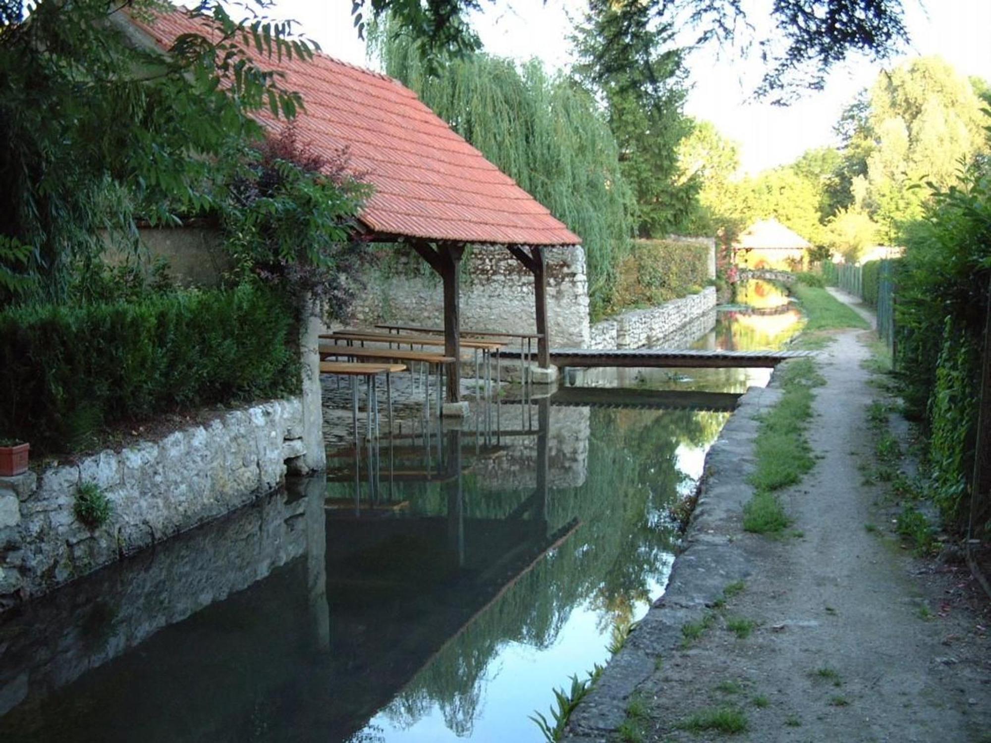 Bed and Breakfast Charme Au Coeur Des Chateaux De La Loire Avec Wifi - Fr-1-590-305 Tavers Exterior foto